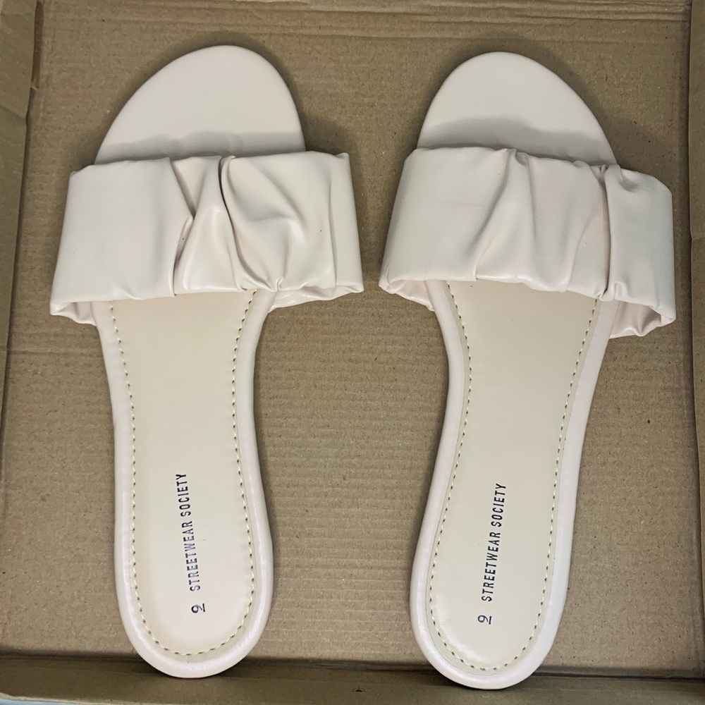 Urbain Planet beige sandals